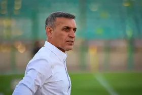 پافشاری ویسی به کناره&zwnj;گیری از ذوب آهن