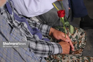 گزارش تصویری | نشست صمیمی با کارگران در ایست‌کار میدان امام‌حسین(ع) مشهد (۱۱ اردیبهشت ۱۴۰۴)