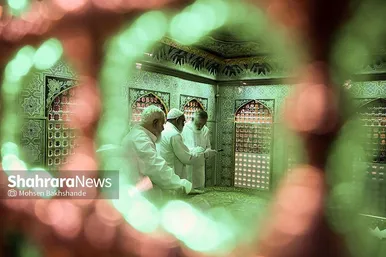غبارروبی مضجع منور امام رضا(ع)