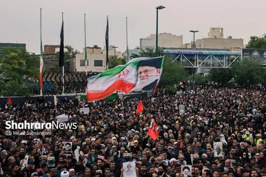عکس‌هایی از مراسم تشییع پیکر شهدای خدمت در مشهد (۱)