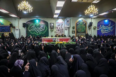 تشییع پیکر بانوی شهیده فاطمه دهقانی از شهدای حادثه تروریستی کرمان