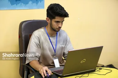 گزارش تصویری | رویداد تولید پوستر و اکران شهری «برای خدمت»