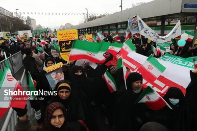 گزارش تصویری حضور باشکوه مردم مشهد در راهپیمایی ۲۲ بهمن