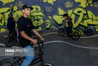 گزارش تصویری | ورزش‌های خیابانی؛ دوچرخه سواری BMX در جنوب تهران