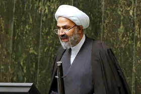 پژمان&zwnj;فر: مالیات آستان قدس رضوی برای خدمت به ۳۵ میلیون زائر هزینه می&zwnj;شود | درخواست عذرخواهی از اظهارات اشتباه درباره زائران