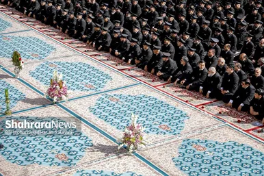 گزارش تصویری | تعویض پرچم گنبد حرم مطهر رضوی به مناسبت میلاد امام رضا(ع)