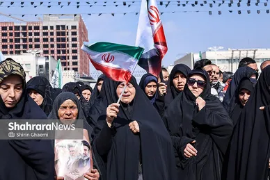 گزارش تصویری | تشییع پیکر مطهر ۶ شهید ناوهای دنا و جماران در مشهد