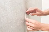 کاغذدیواری هوشمندی که از رطوبت هوا برق تولید می‌کند
