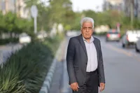 علیرضا سوزنچی: تئاتر عامل همدلی مردم است
