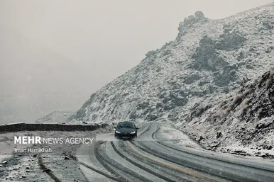 بارش اولین برف پاییزی در همدان (۲۹ آبان ۱۴۰۲)