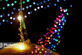 پرچم گنبد رضوی در شب میلاد امام رضا (ع) تعویض می&zwnj;شود
