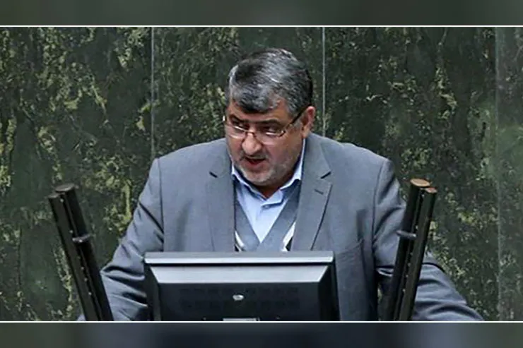 درباره رسم از پیش تعیین نشده شعرخوانی نمایندگان برای انتقاد یا مدح مسئولان