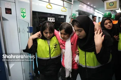 مانور اضطراری خارج شدن قطار شهری از ریل در مشهد