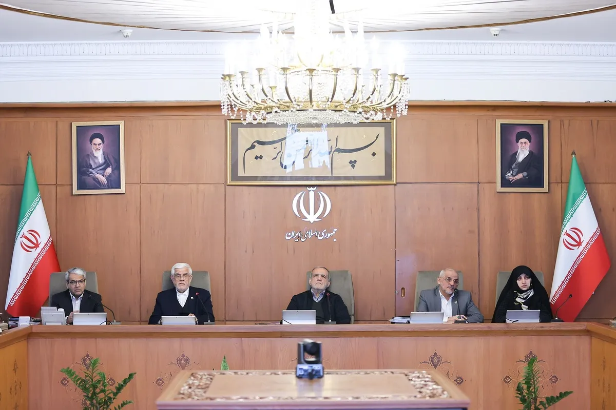 پزشکیان: استانداران با تشکیل کارگروهی، رسیدگی به خانواده‌های آسیب‌دیدگان حوادث اخیر را در دستورکار قرار دهند