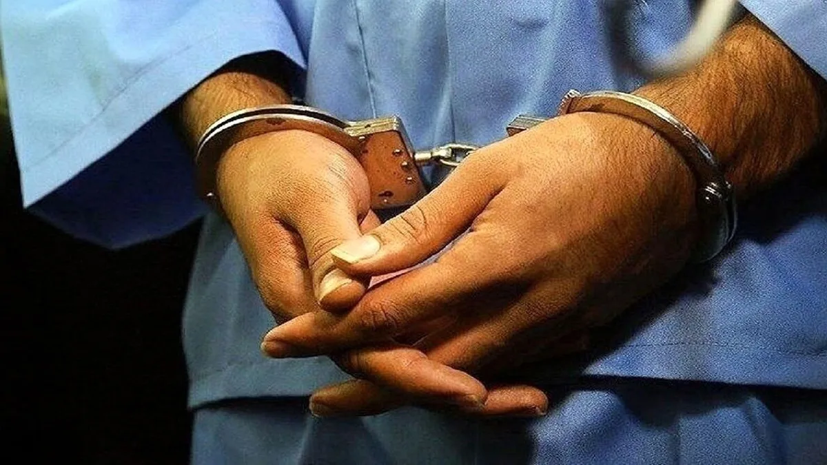 ویدئو| دستگیری فردی که با لوله آب، اسلحه می‌ساخت
