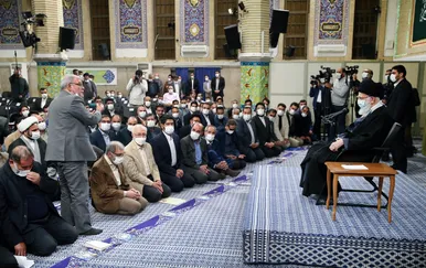 دیدار شاعران و اساتید ادبیات فارسی با رهبر انقلاب