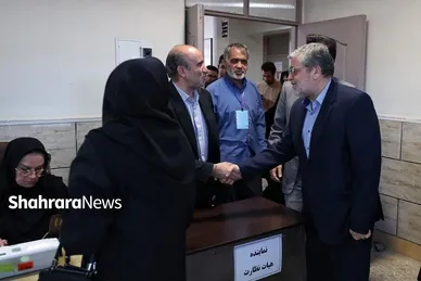 عکس‌هایی از بازدید شهردار مشهد از شعب اخذ رای در سطح شهر