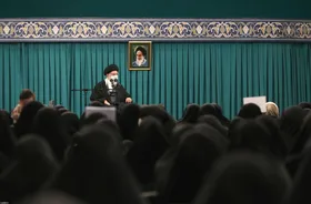 ویدئو| رهبر انقلاب در دیدار با بانوان: نگاه فاجعه&zwnj;آمیز فرهنگ غربی در مسئله زن را افشا کنید