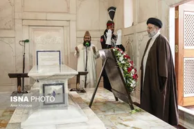 رئیسی به آرامگاه اقبال لاهوری رفت