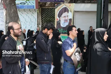 عکس‌هایی از انتظار مردم در خیابان امام‌رضا(ع)