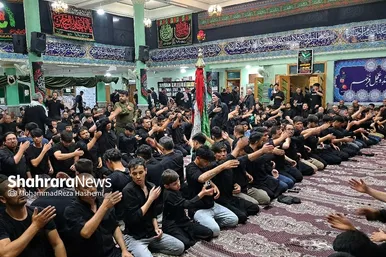 عکس‌هایی از مراسم علم‌کِشی مهاجران افغانستانی در مشهد (۲۳ تیرماه ۱۴۰۳)