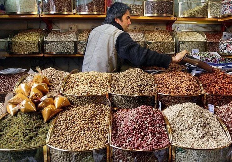 دل پُر آجیل‌فروشان مشهدی از تعطیلی‌ها و رکود بازار | بی‌مهری به محصولی ارزآور