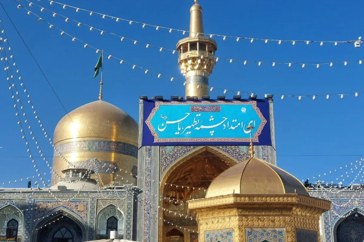 از زیارت امین‌الله تا «نگین سامرا» | رواق نجمه خاتون (س) حرم مطهر رضوی میزبان بانوان در شب میلاد امام حسن عسکری (ع) است