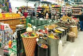 توزیع گسترده کالاهای اساسی در مشهد | قیمت مواد غذایی در روز‌های اخیر به ثبات رسیده است  
