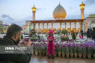 لحظه تحویل سال ۱۴۰۳ در حرم حضرت شاهچراغ (ع)
