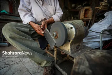 عزیزِ آهنگر