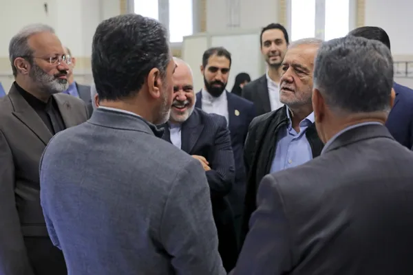 بازدید رئیس‌جمهور از نمایشگاه «پیشگامان پیشرفت» + عکس (۶ بهمن ۱۴۰۳)