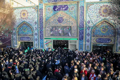تشییع پیکر بانوی شهیده فاطمه دهقانی از شهدای حادثه تروریستی کرمان