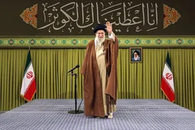 رهبر معظم انقلاب: امروز بار جهاد تبیین بر دوش شما مداحان اهل&zwnj;بیت است + فیلم