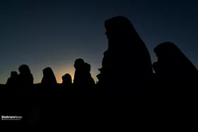 ویدئو | چند قدم مانده به حرم | زائران پیاده چند قدم مانده به حرم مطهر رضوی از حال&zwnj;وهوایشان می&zwnj;گویند