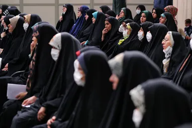 دیدار شاعران و اساتید ادبیات فارسی با رهبر انقلاب