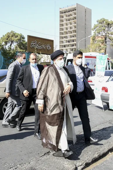 حضور رئیس جمهور در جایگاه توزیع سوخت