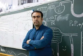 معلم همیشه حاضر
