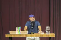 ضابطیان: شکل سنتی کتاب‌خواندن با وجود هوش مصنوعی در آینده تغییری نخواهد کرد