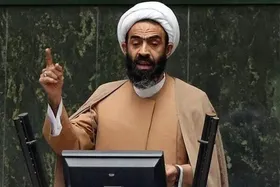 نقدعلی: گواهینامه موتور بانوان خلاف قانون است
