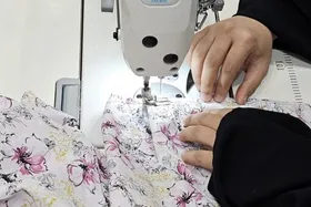 دوخت ۱۰ هزار چادر نماز برای بانوان غزه و لبنان در حرم مطهر حضرت معصومه (س)