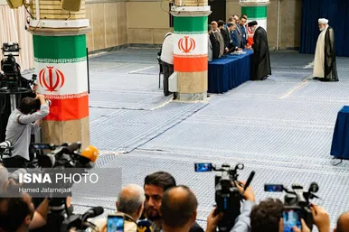 عکس‌هایی از حضور رهبر معظم انقلاب در شعبه اخذ رأی چهاردهمین انتخابات ریاست‌جمهوری