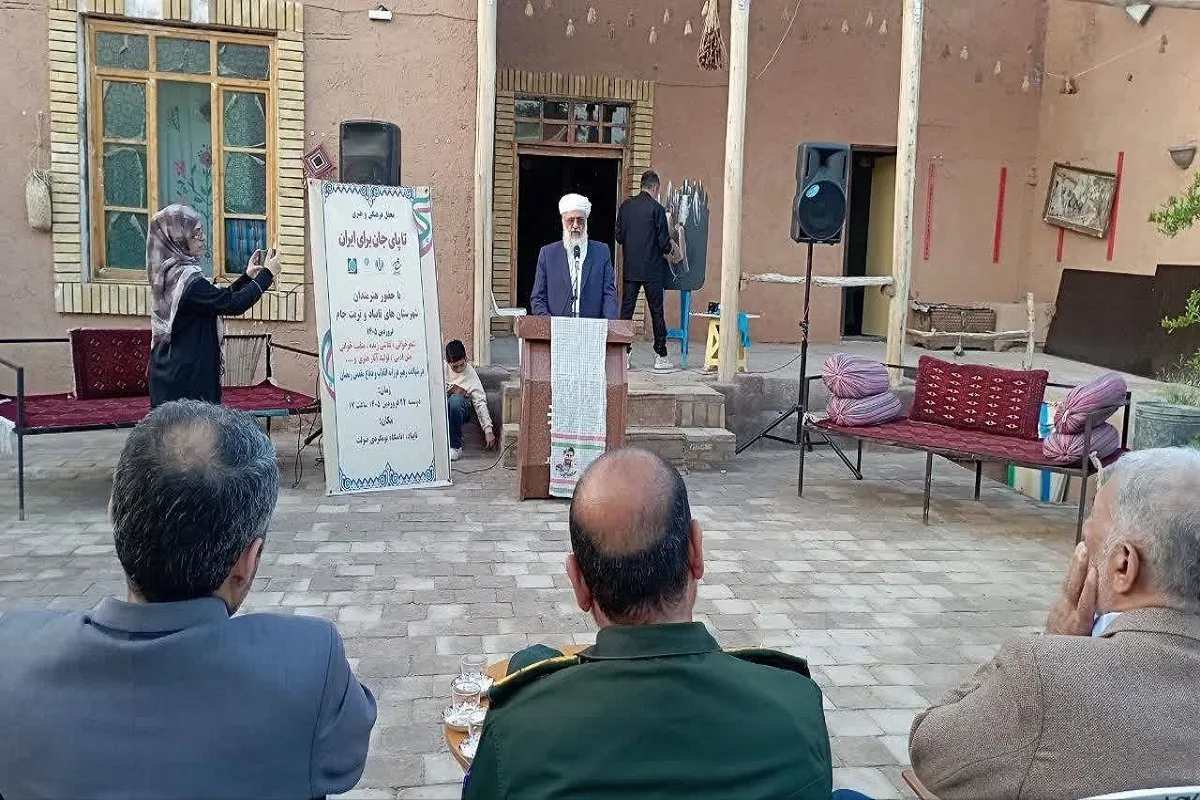 طنین نوای مقاومت در نقطه صفر مرزی | محفل ادبی و هنری «تا پای جان برای ایران» در تایباد برگزار شد