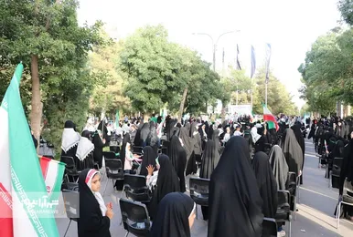 اجرای نماهنگ سلام فرمانده در گلزار شهدای بهشت رضا(ع)