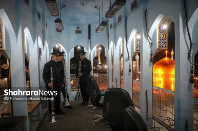 آیین سنتی نقاره نوازی سحرگاهی در حرم مطهر رضوی