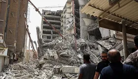 تاز&zwnj;ه&zwnj;ترین اخبار ریزش متروپل آبادان| تاکنون ۱۹ فوتی ثبت شده است؛ مصدومیت تعدادی از امدادگران در محل آواربرداری (۵ خردادماه ۱۴۰۱)