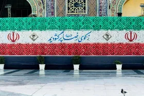 نصب دیوارنگاره &laquo;ز کوی رضا پر گشودیم&raquo; در حرم مطهر امام&zwnj;رضا(ع)