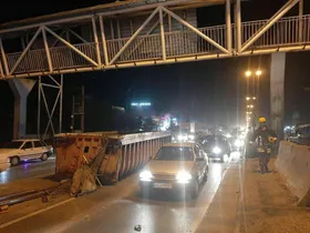 سقوط پل هوایی در مشهد