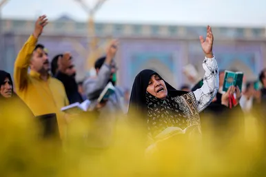 مراسم پر فیض دعای عرفه در حرم مطهر رضوی
