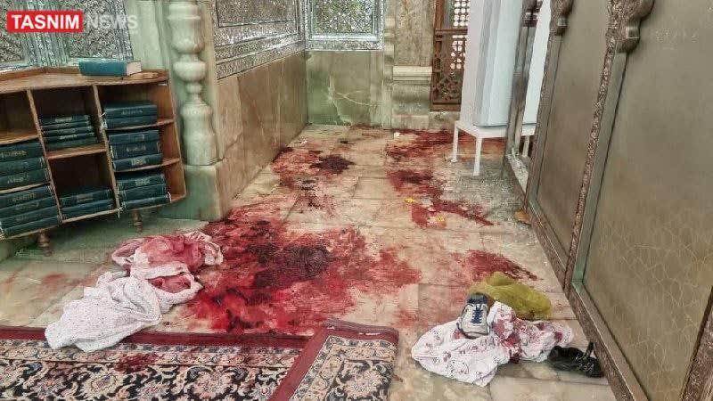 تصاویری تلخ از داخل حرم حضرت شاهچراغ(ع) پس از حادثه تروریستی