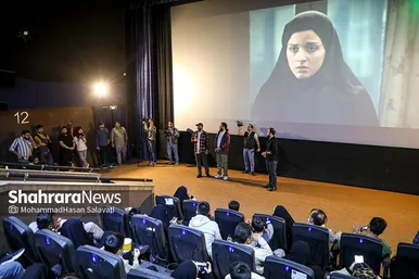 اکران مردمی فیلم سینمایی آپاراتچی با حضور عوامل در مشهد